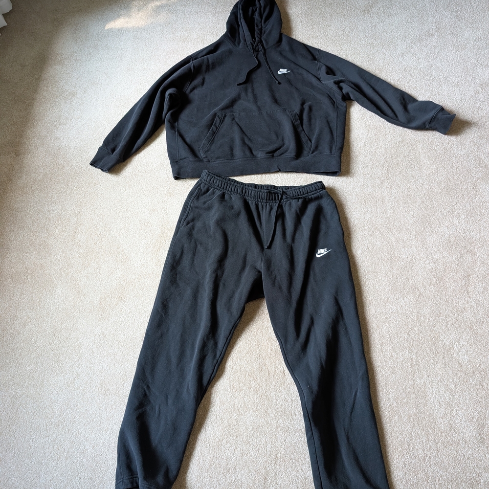 Nike Black Hoodie and Sweatpants Set, XXL, Unisex.
